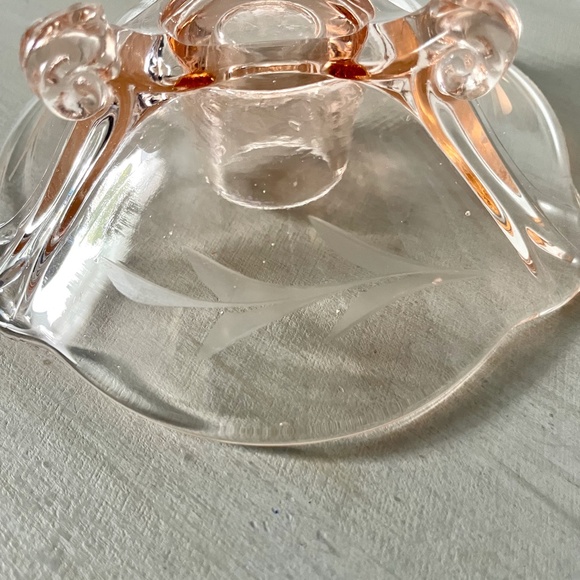 VINTAGE 1930s Depression Glass Etched Glass Footed Candle Holder - Picture 8 of 8